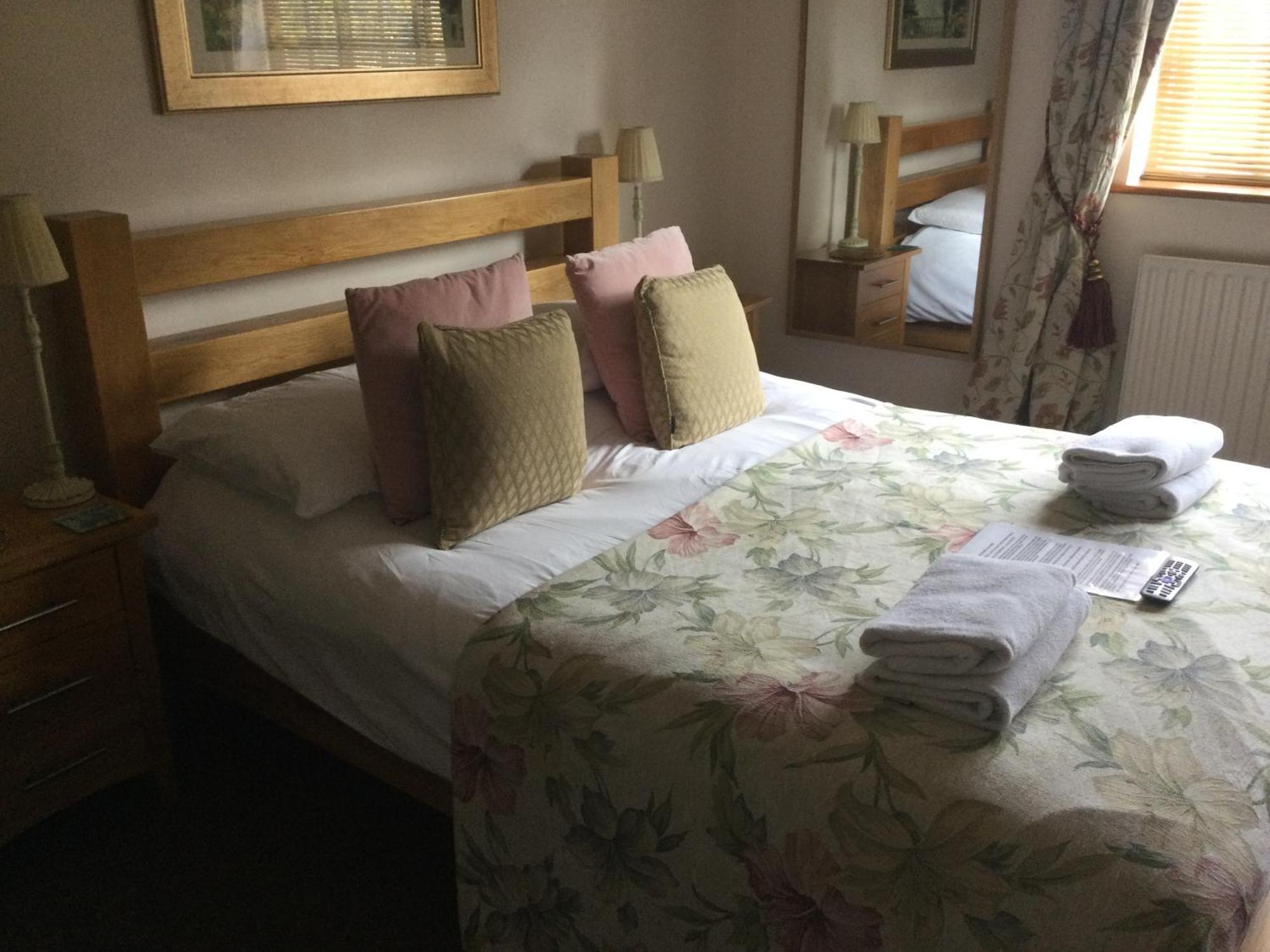 Auplands En-Suite Rooms Лимингтон Экстерьер фото